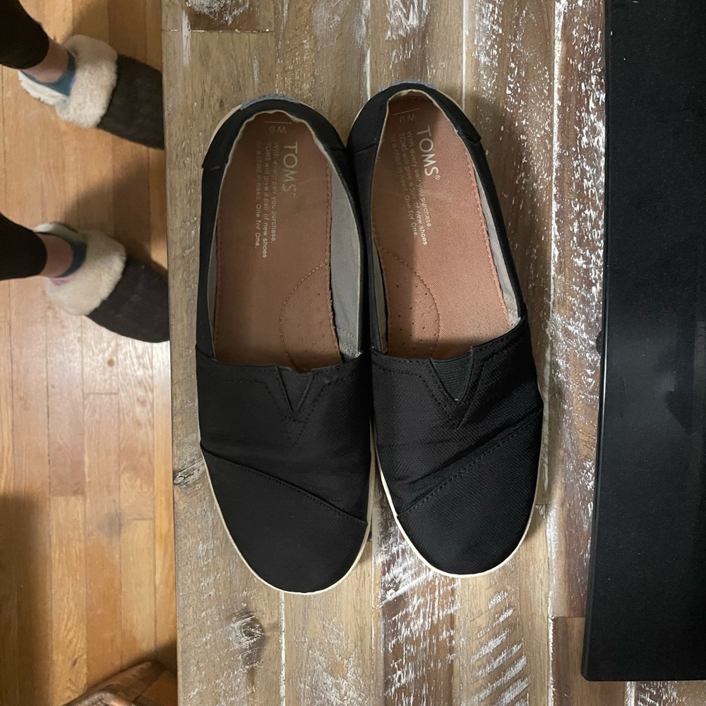 W9 Toms black